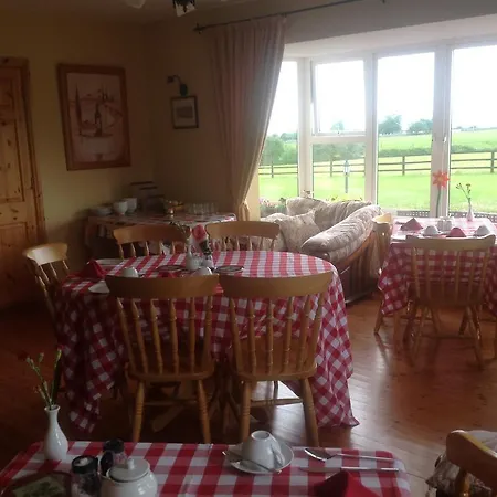 Bed & Breakfast Loughrask 3*